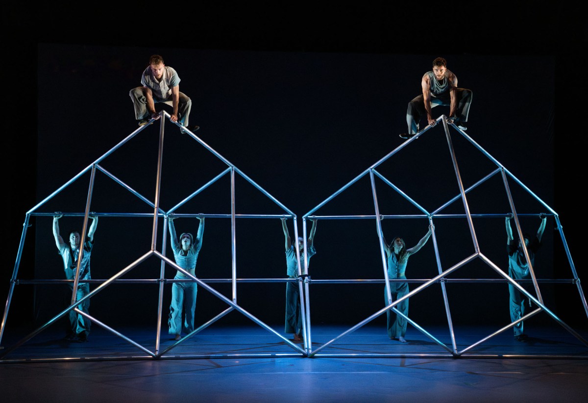 Hidden by Motionhouse. Photo: Dan Tucker.