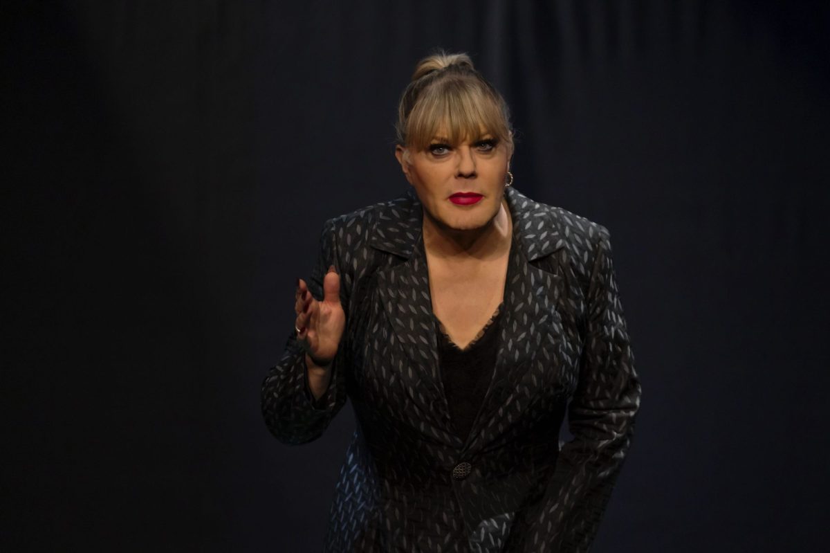Suzy Eddie Izzard performing in her one-woman show of Hamlet. Image: Supplied.